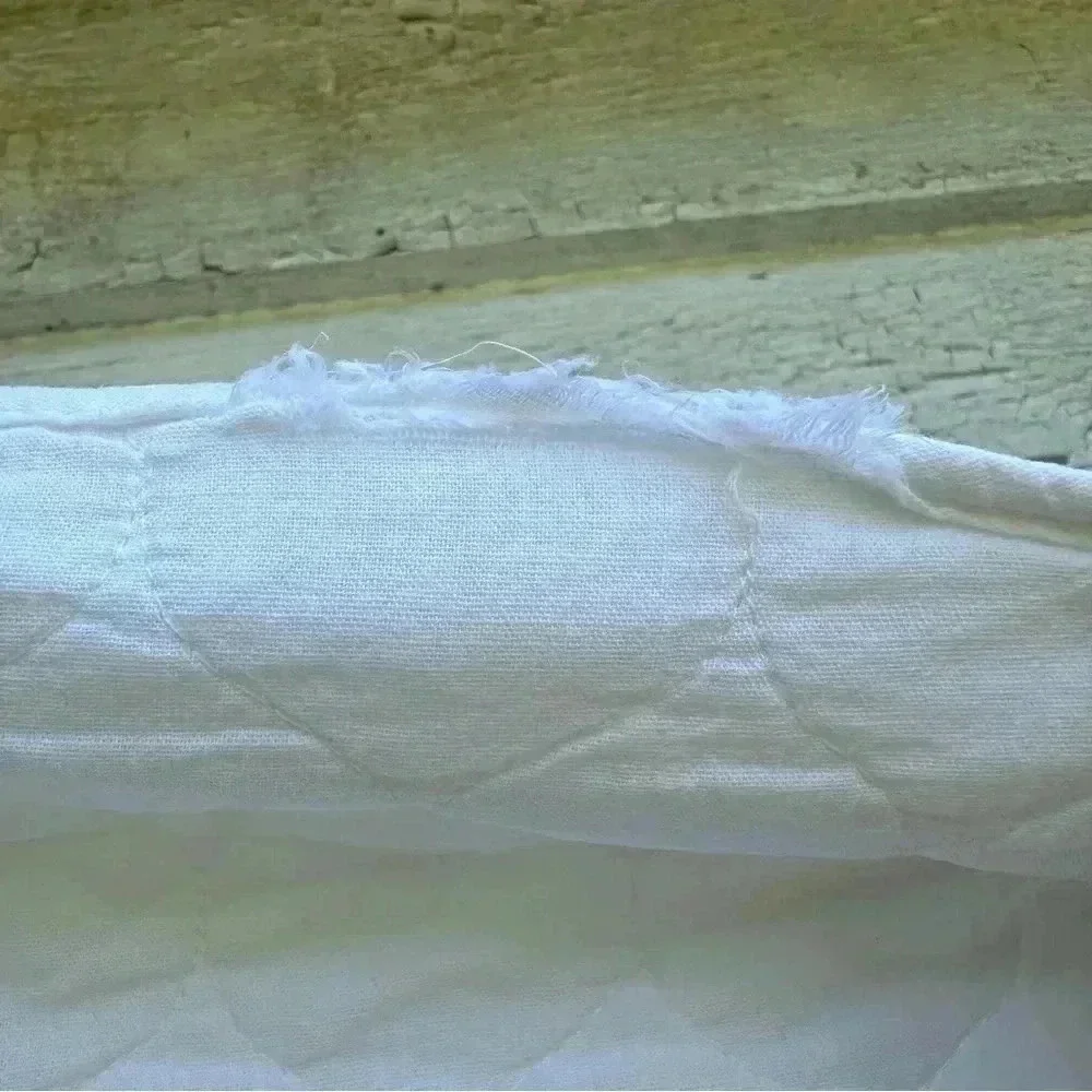 VINTAGE BABY QUILT in good condition somewhere see pics